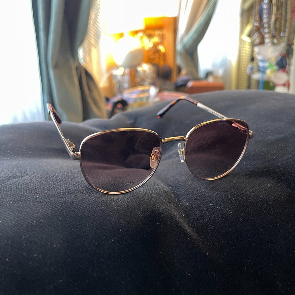 Foster Grant Basic Sunglasses - image 4